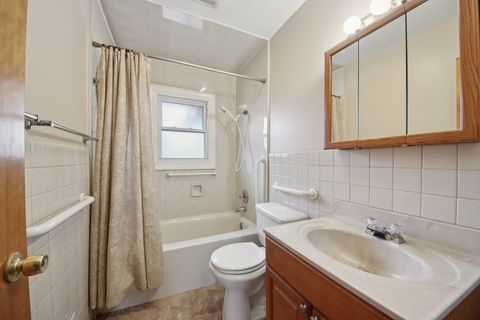 Tiny photo for 529 Ridgewood Road, Elk Grove Village, IL 60007 (MLS # 12625356)