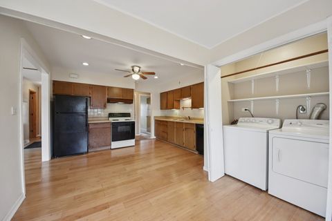 Tiny photo for 529 Ridgewood Road, Elk Grove Village, IL 60007 (MLS # 12625356)