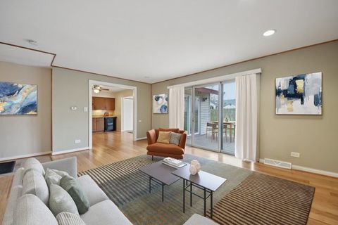 Tiny photo for 529 Ridgewood Road, Elk Grove Village, IL 60007 (MLS # 12625356)