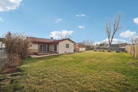 Tiny photo for 529 Ridgewood Road, Elk Grove Village, IL 60007 (MLS # 12625356)