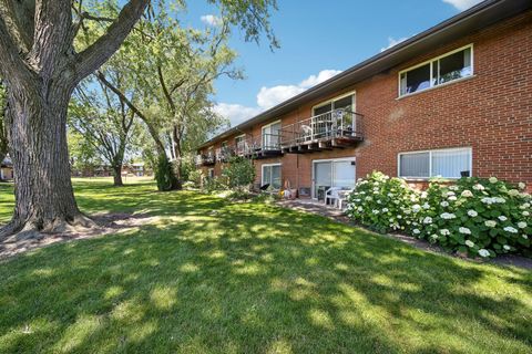 A home in Mount Prospect