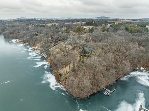 A home in Apple River