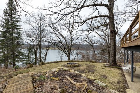 A home in Apple River