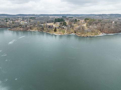 A home in Apple River