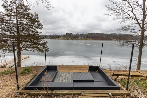 A home in Apple River