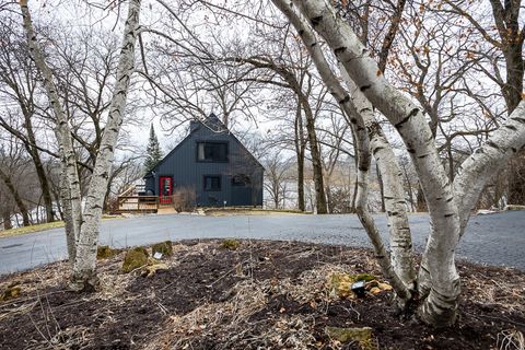 A home in Apple River