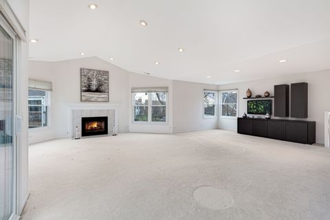 Tiny photo for 353 Satinwood Court S, Buffalo Grove, IL 60089 (MLS # 12604486)