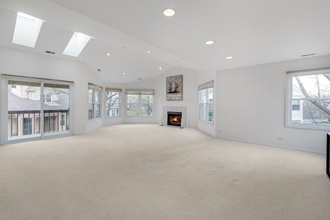 Tiny photo for 353 Satinwood Court S, Buffalo Grove, IL 60089 (MLS # 12604486)