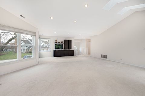 Tiny photo for 353 Satinwood Court S, Buffalo Grove, IL 60089 (MLS # 12604486)