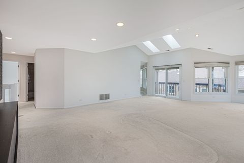 Tiny photo for 353 Satinwood Court S, Buffalo Grove, IL 60089 (MLS # 12604486)