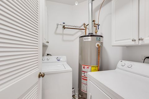 Tiny photo for 353 Satinwood Court S, Buffalo Grove, IL 60089 (MLS # 12604486)