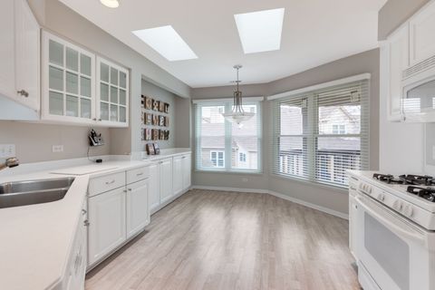 Tiny photo for 353 Satinwood Court S, Buffalo Grove, IL 60089 (MLS # 12604486)