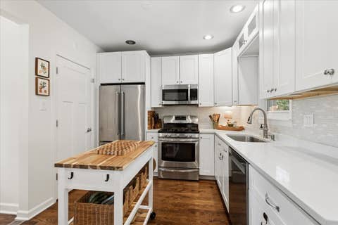 Tiny photo for 496 Longcommon Road, Riverside, IL 60546 (MLS # 12662120)