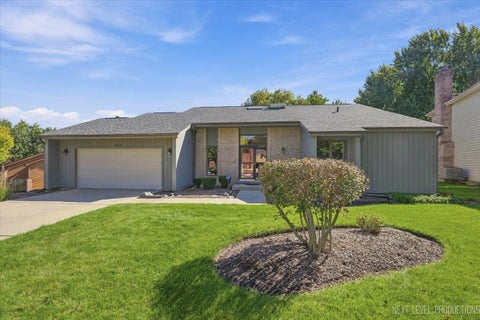 Photo of 3809 Hagen Court, Woodridge, IL 60517 (MLS # 12774786)