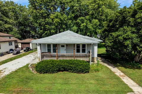 Tiny photo for 472 E Cherry Street, Watseka, IL 60970 (MLS # 12757514)