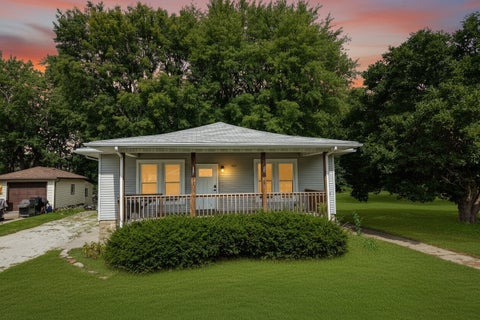 Photo of 472 E Cherry Street, Watseka, IL 60970 (MLS # 12757514)