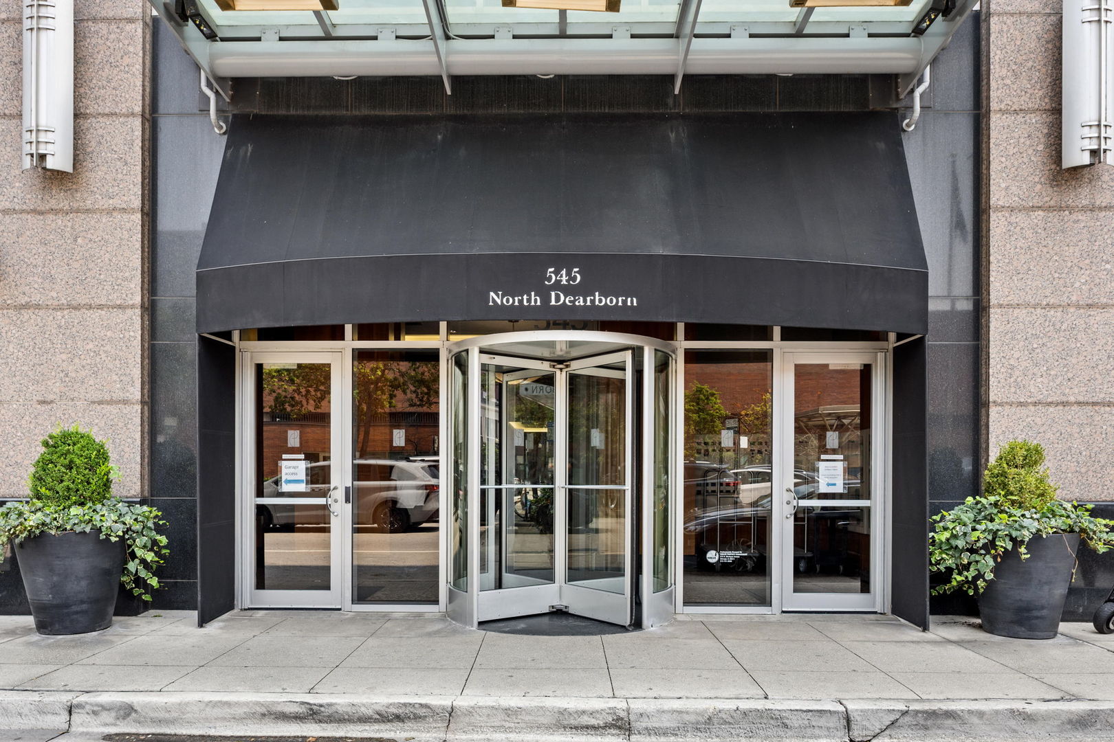 545 N Dearborn Street 2202