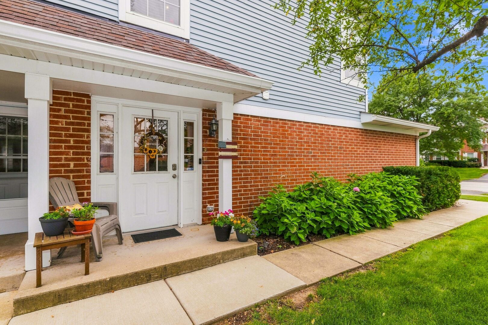 299 Ashbury Lane W 1526-2