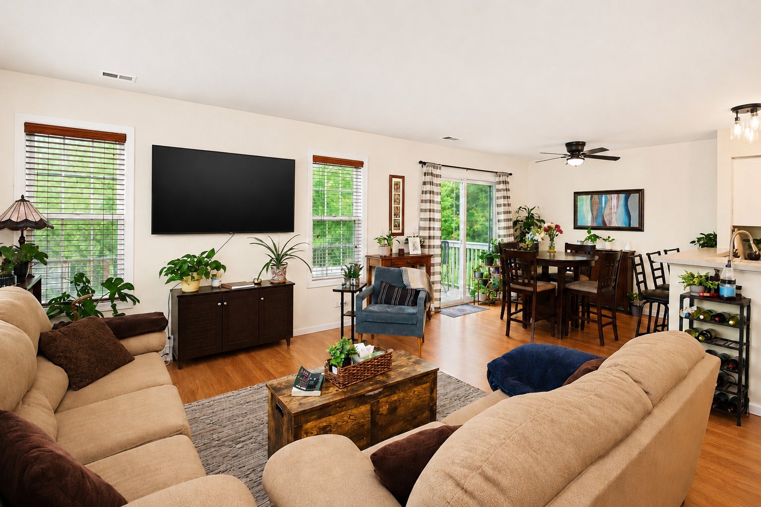 299 Ashbury Lane W 1526-2