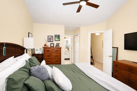 Tiny photo for 299 Ashbury Lane W #1526-2, Roselle, IL 60172 (MLS # 12739155)