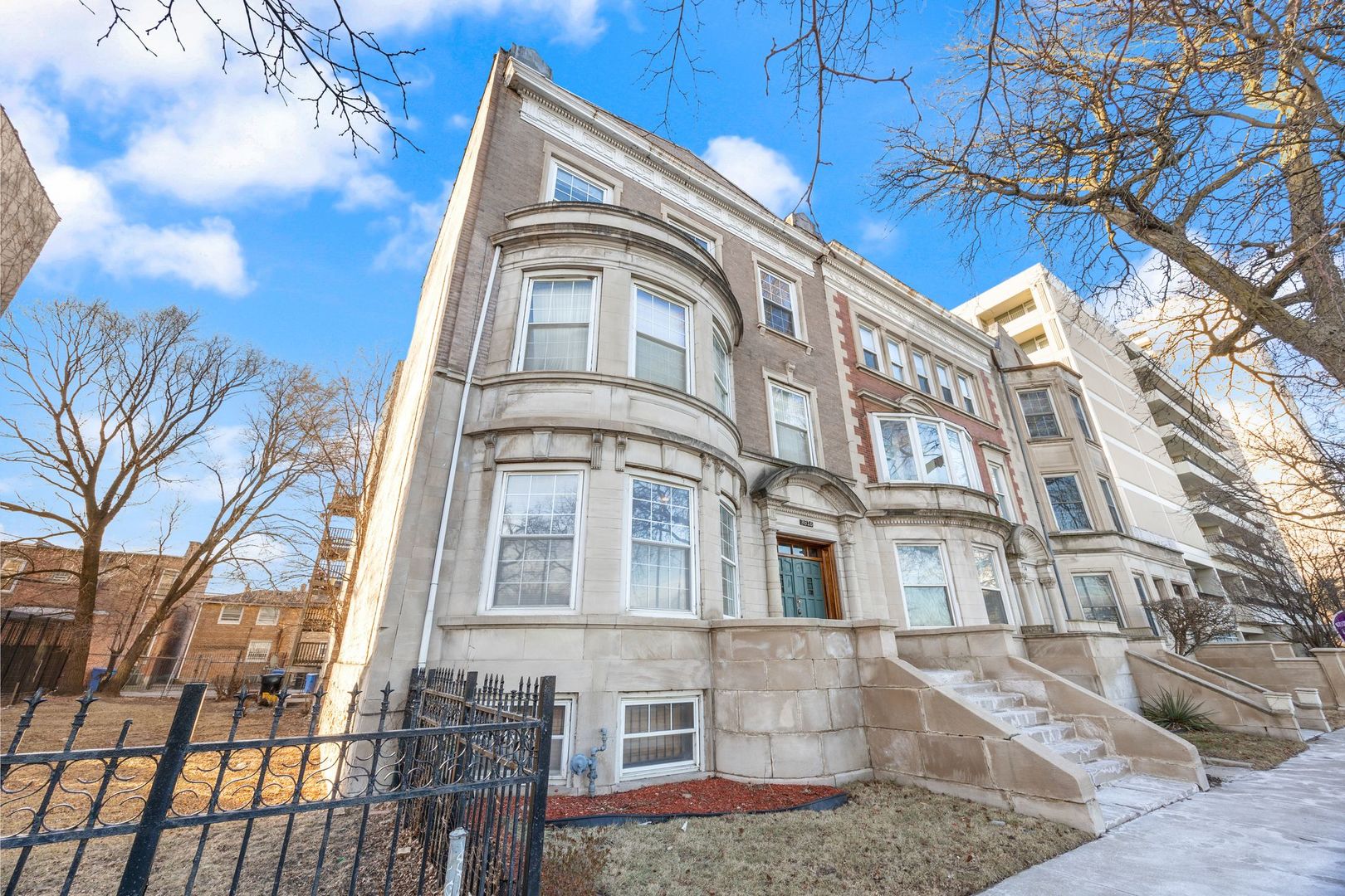 3816 S King Drive 2