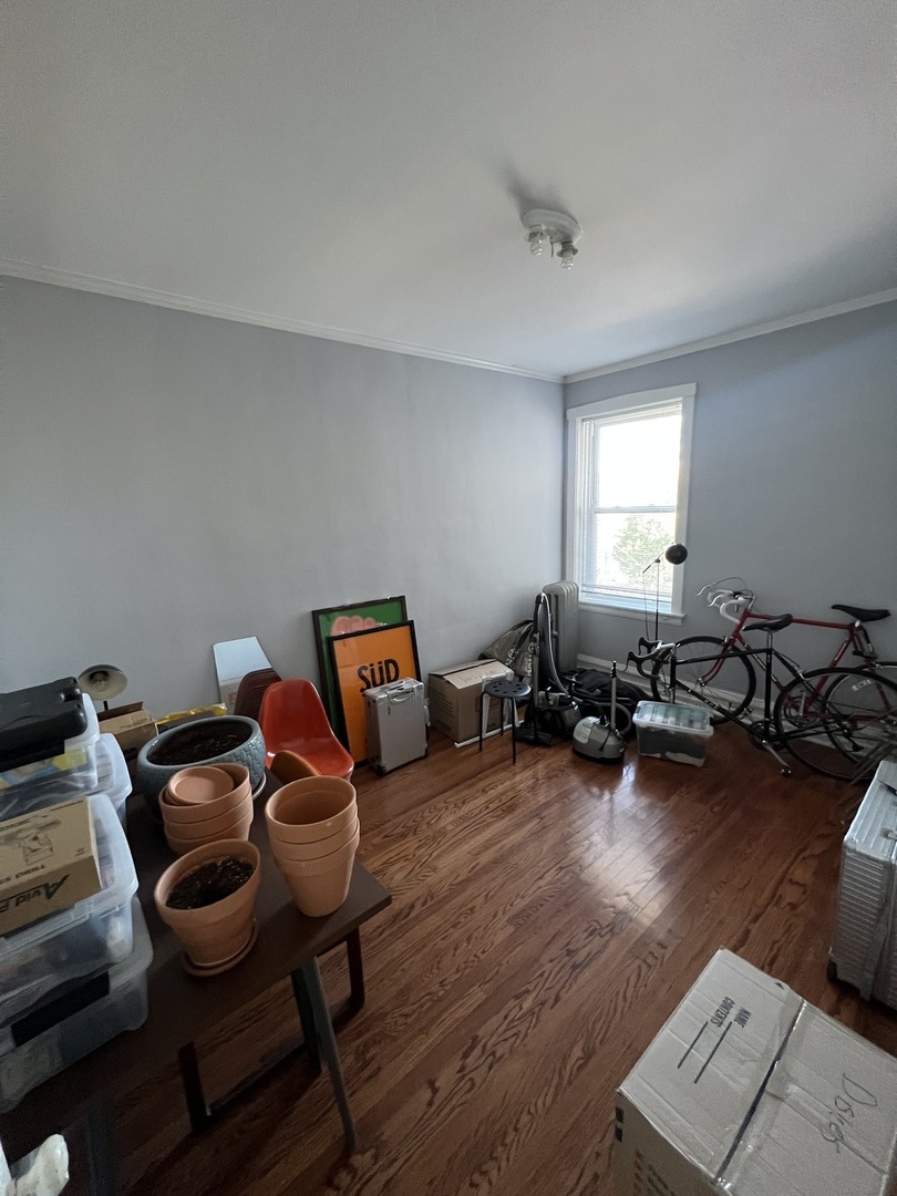 2439 N Francisco Avenue 3