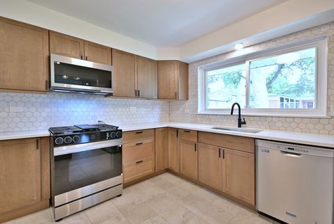Tiny photo for 6750 N Kostner Avenue, Lincolnwood, IL 60712 (MLS # 12498294)