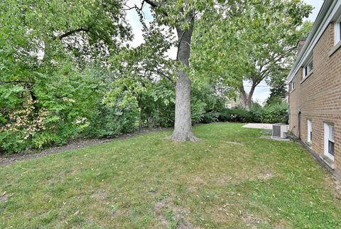 Tiny photo for 6750 N Kostner Avenue, Lincolnwood, IL 60712 (MLS # 12498294)