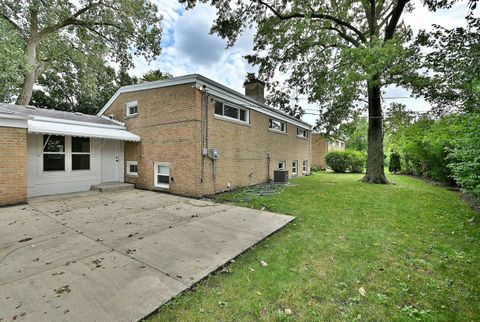 Tiny photo for 6750 N Kostner Avenue, Lincolnwood, IL 60712 (MLS # 12498294)