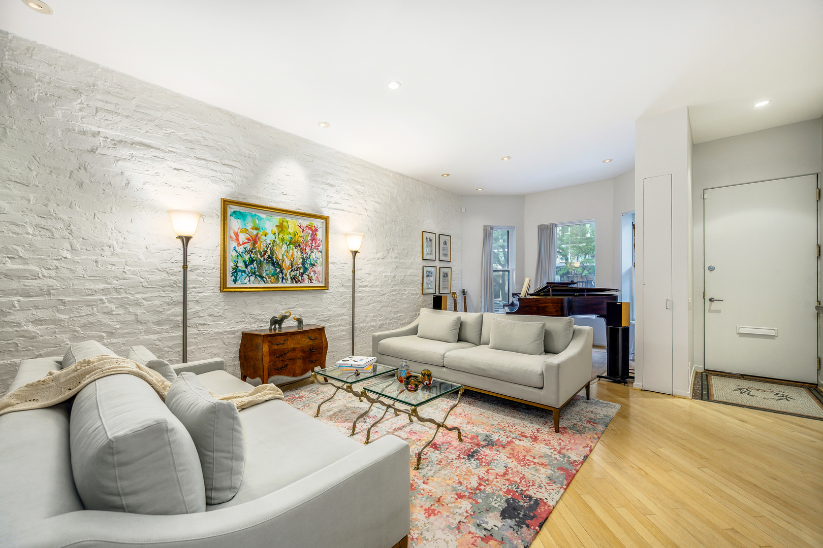 2729 N Hampden Court