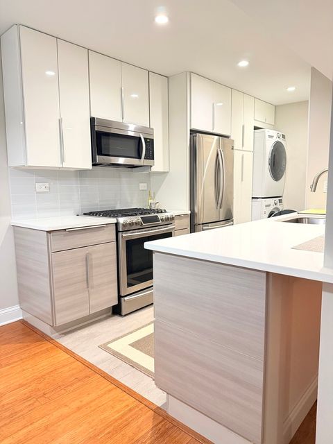 Tiny photo for 618 E Old Willow Road #183-B, Prospect Heights, IL 60070 (MLS # 12607519)