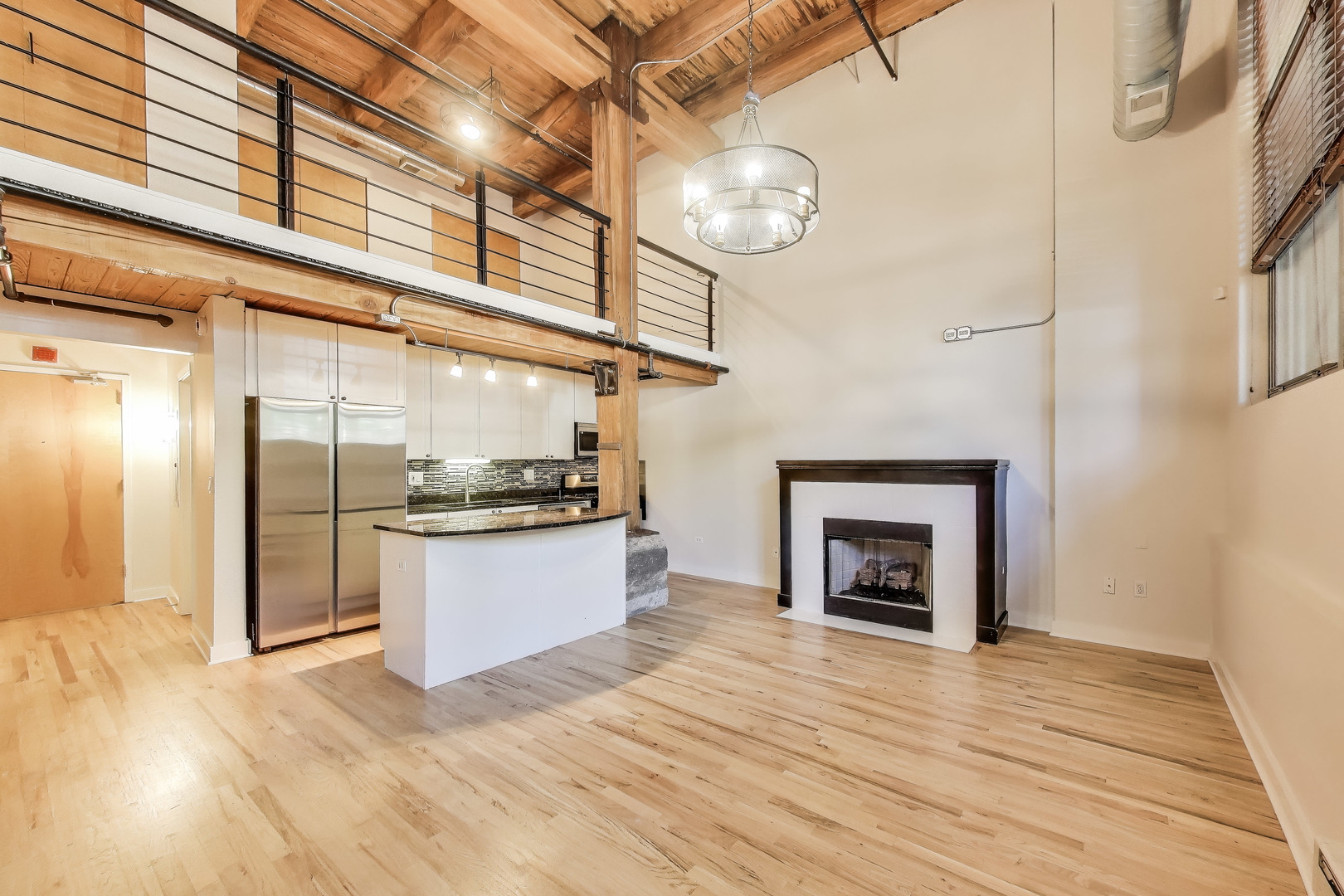 2111 W Churchill Street 105