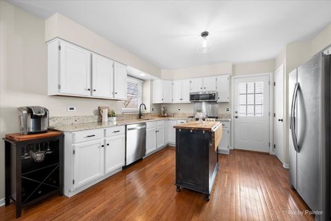 Tiny photo for 2060 Arapaho Drive, West Chicago, IL 60185 (MLS # 12592922)