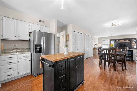 Tiny photo for 2060 Arapaho Drive, West Chicago, IL 60185 (MLS # 12592922)