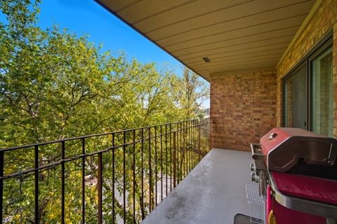 Tiny photo for 51 Old Oak Drive #414, Buffalo Grove, IL 60089 (MLS # 12525549)