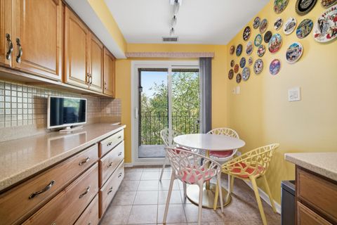 Tiny photo for 51 Old Oak Drive #414, Buffalo Grove, IL 60089 (MLS # 12525549)