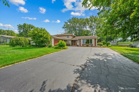 Tiny photo for 163 S Circle Avenue, Bloomingdale, IL 60108 (MLS # 12702090)