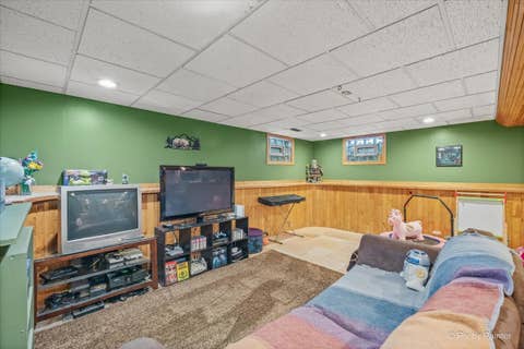 Tiny photo for 163 S Circle Avenue, Bloomingdale, IL 60108 (MLS # 12702090)