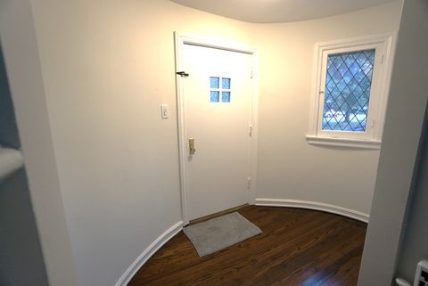 Tiny photo for 6826 N Knox Avenue, Lincolnwood, IL 60712 (MLS # 12507084)