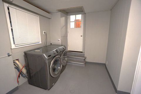 Tiny photo for 6826 N Knox Avenue, Lincolnwood, IL 60712 (MLS # 12507084)