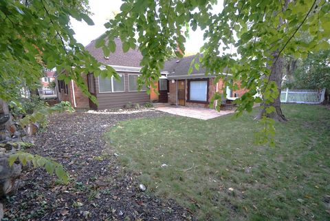 Tiny photo for 6826 N Knox Avenue, Lincolnwood, IL 60712 (MLS # 12507084)