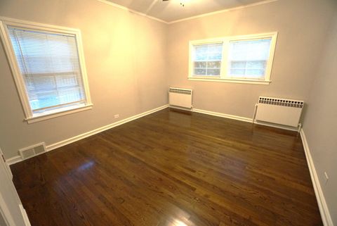 Tiny photo for 6826 N Knox Avenue, Lincolnwood, IL 60712 (MLS # 12507084)