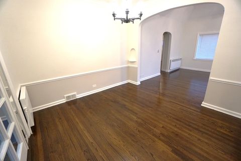 Tiny photo for 6826 N Knox Avenue, Lincolnwood, IL 60712 (MLS # 12507084)