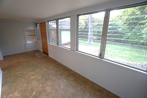 Tiny photo for 6826 N Knox Avenue, Lincolnwood, IL 60712 (MLS # 12507084)