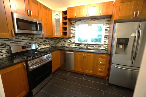 Tiny photo for 6826 N Knox Avenue, Lincolnwood, IL 60712 (MLS # 12507084)