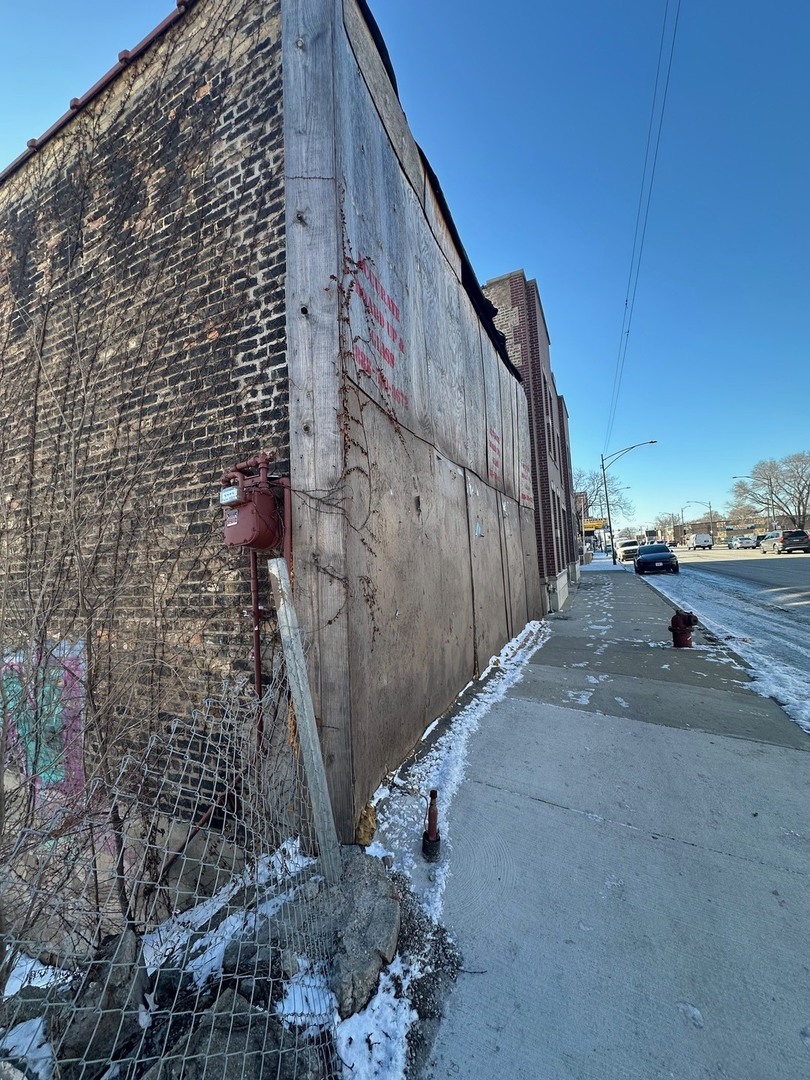 3217 S Archer Avenue