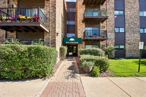 Tiny photo for 8970 N Parkside Avenue #304, Des Plaines, IL 60016 (MLS # 12785901)