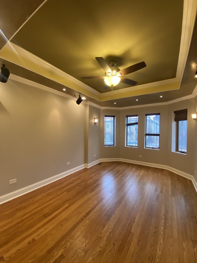 2825 N Hamlin Avenue 1