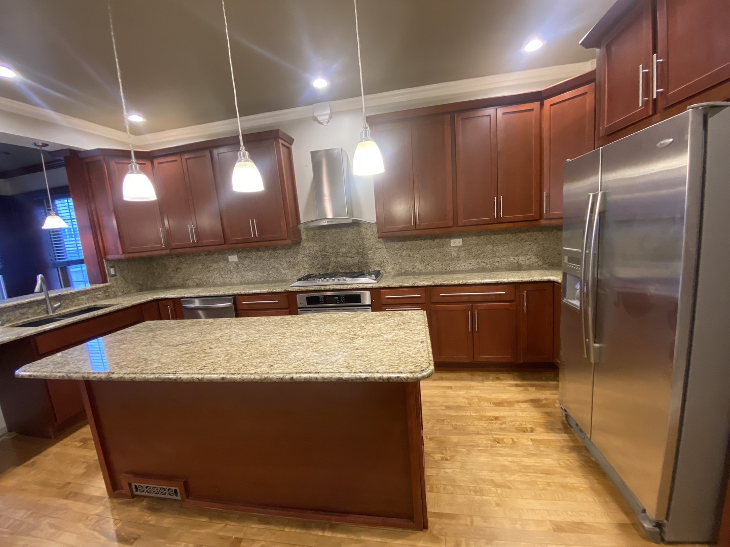 2825 N Hamlin Avenue 1