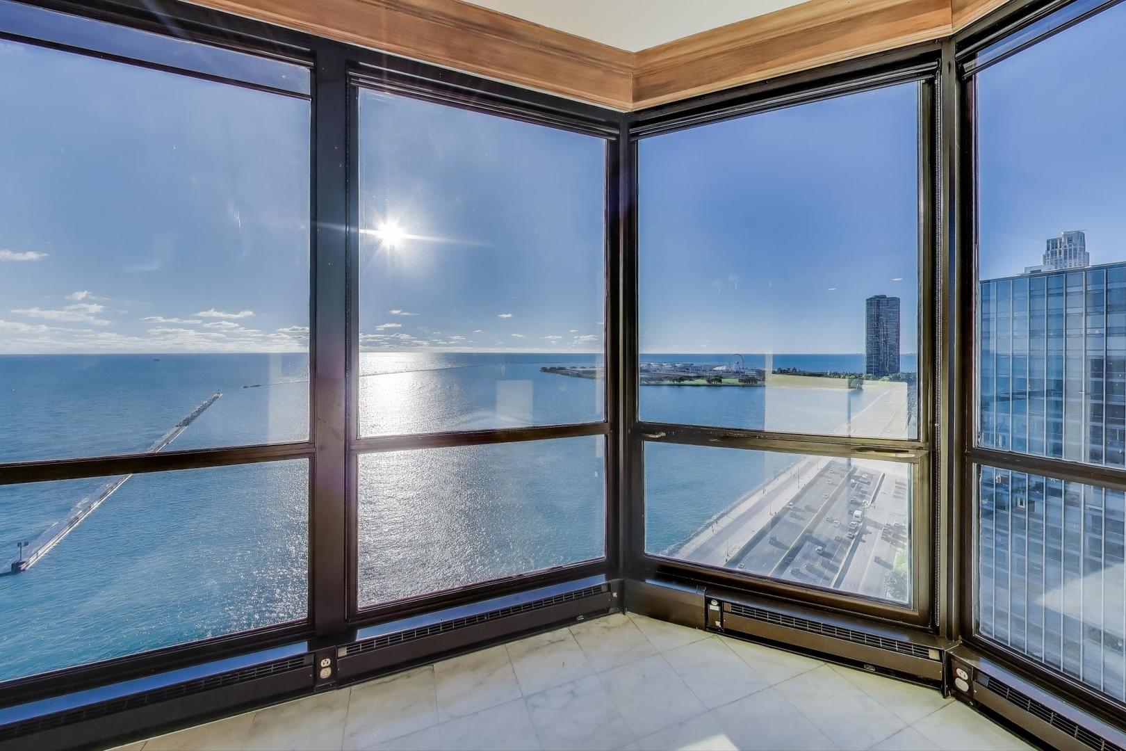 990 N Lake Shore Drive 26A